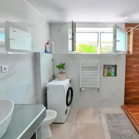 Daire Deerwood Villa-modern Cozy 2br With Castle View *