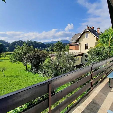 Deerwood Villa-modern Cozy 2br With Castle View Apartment