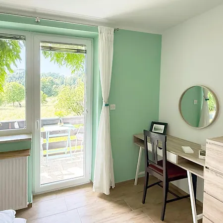 Deerwood Villa-modern Cozy 2br With Castle View Bled