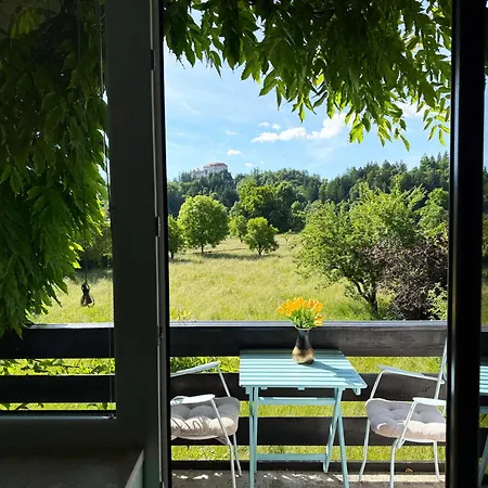 Deerwood Villa-modern Cozy 2br With Castle View Apartamento