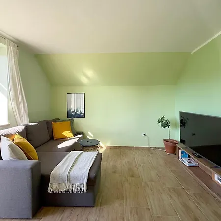 Daire Deerwood Villa-modern Cozy 2br With Castle View Bled