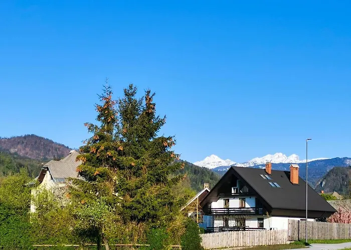 Deerwood Villa-modern Cozy 2br With Castle View