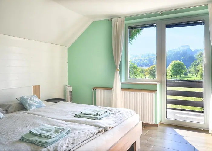 Apartma Deerwood Villa-modern Cozy 2br With Castle View