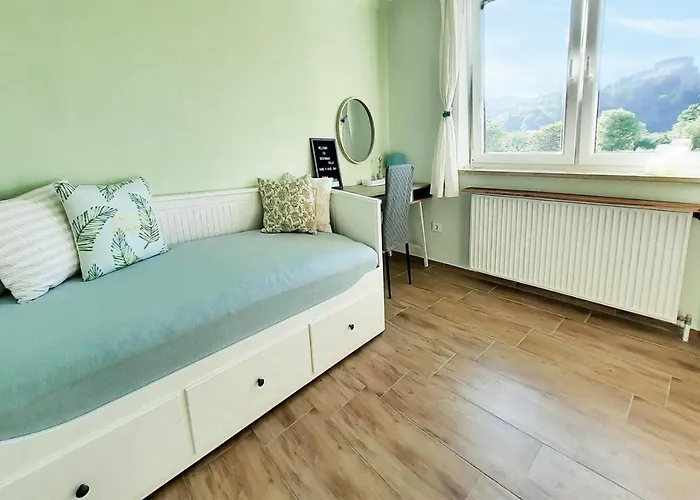 Deerwood Villa-modern Cozy 2br With Castle View