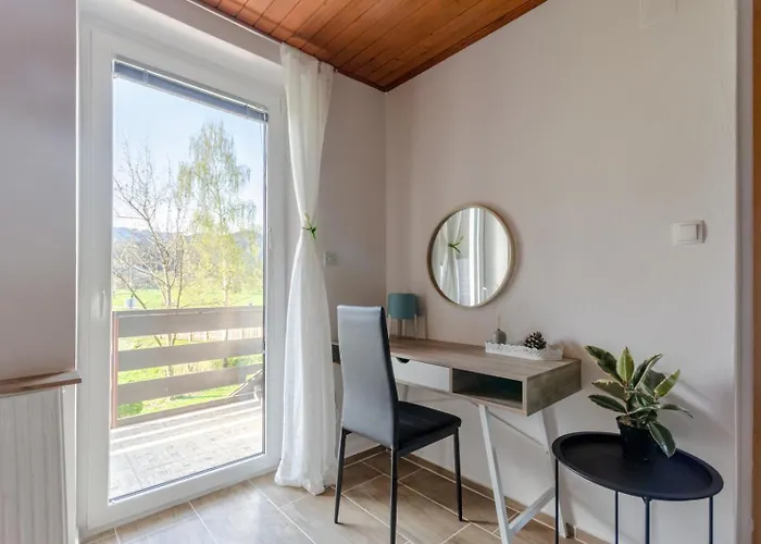 Apartma Deerwood Villa-modern Cozy 2br With Castle View Bled