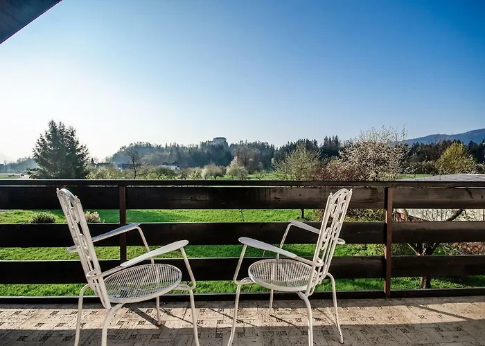 Deerwood Villa-modern Cozy 2br With Castle View